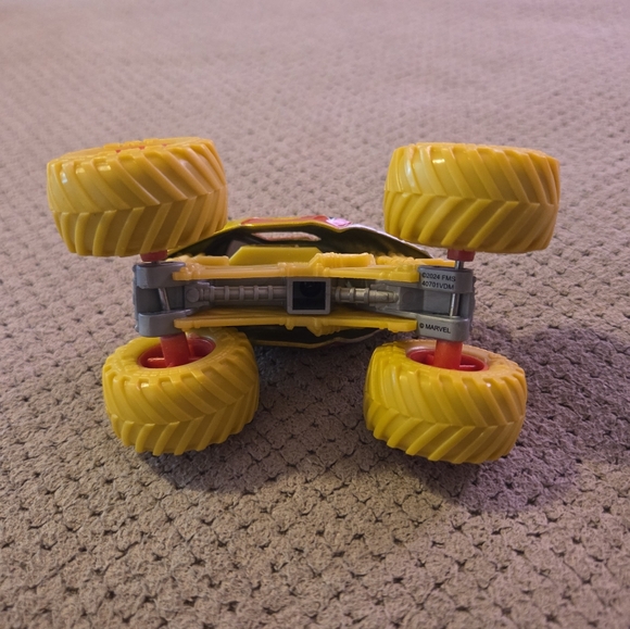 2024 Iron Man MONSTER JAM Marvel Truck 1/64 Spin Master Series - Picture 9 of 16